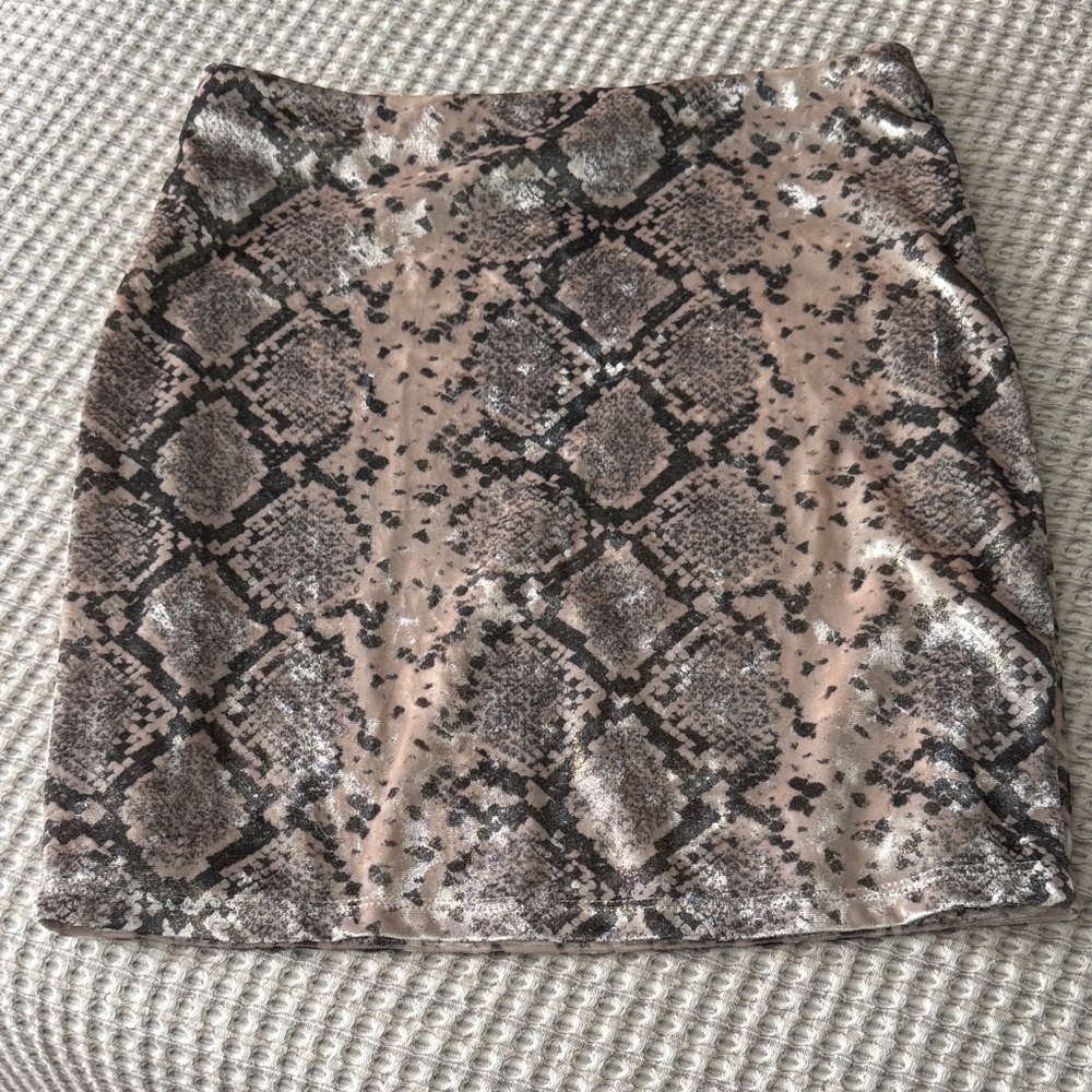 Windsor Snake Print Pencil Skirt in Black and Cream